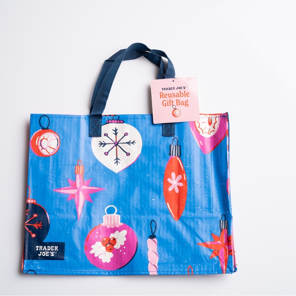 Trader Joe's Reusable Gift Bag Set - Holidays - Picture 2 of 7